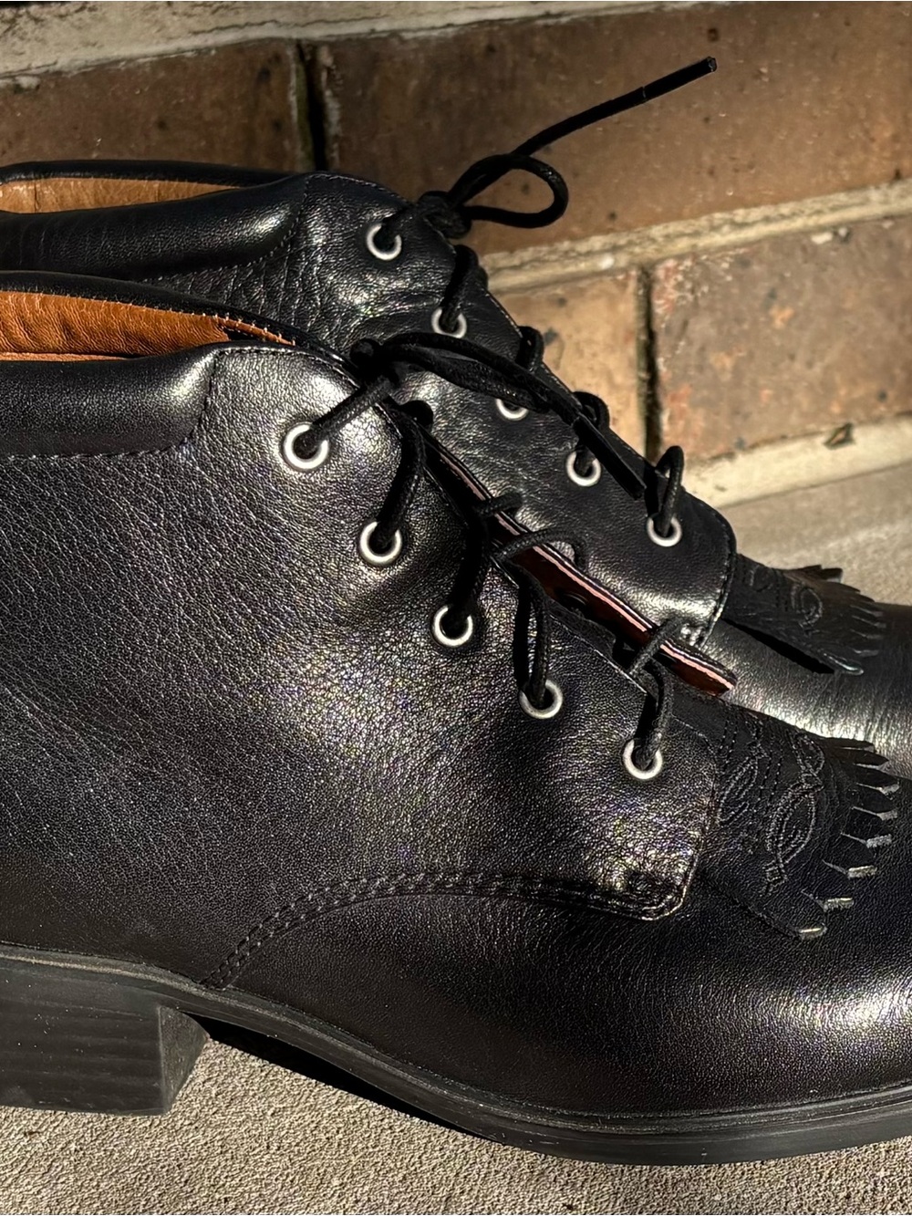 Ariat Black Leather Lace-Up Women's Ankle Boots 7.5 - Picture 2 of 7